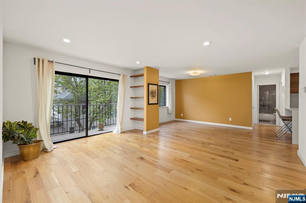 6023 Boulevard East 2A