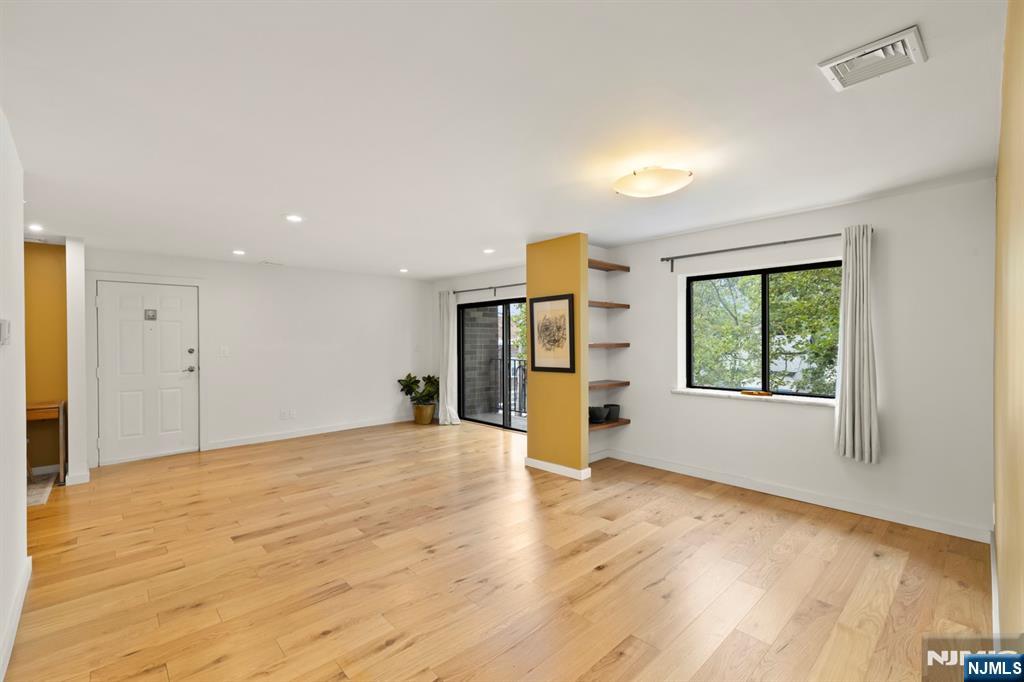 6023 Boulevard East 2A