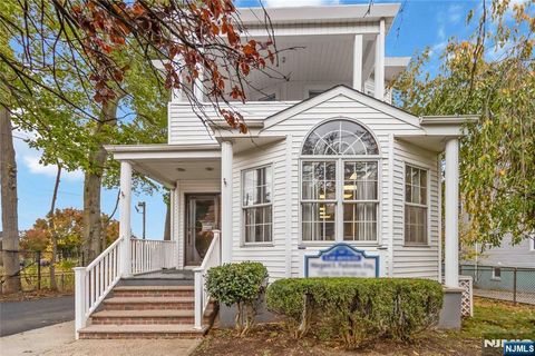 Photo of 107 Main Street, West Orange, NJ 07052 (MLS # 25036929) Photo of 107 Main Street, West Orange, NJ 07052 (MLS # 25036929)