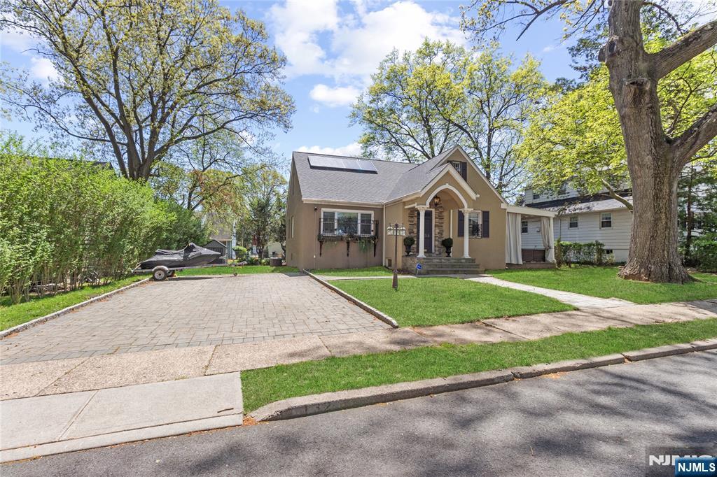 132 Stuyvesant Road