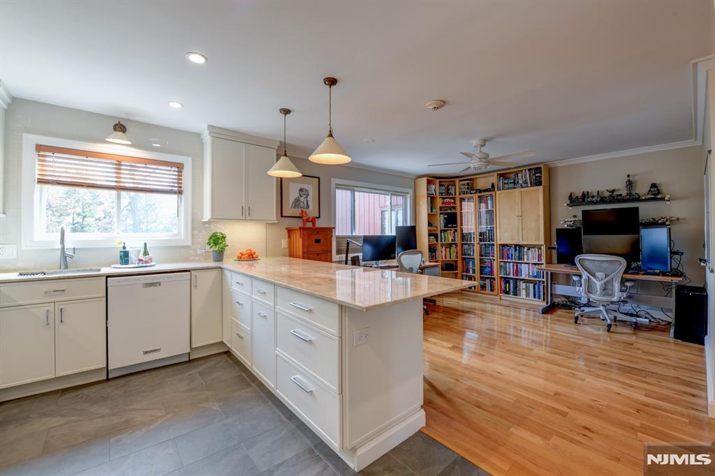 598 Sanderling Court