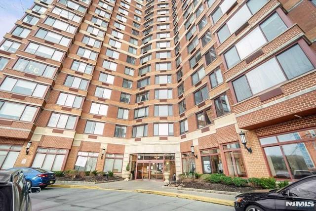100 Old Palisade Rd 3107, Fort Lee, New Jersey - 2 Bedrooms  
3 Bathrooms  
4 Rooms - 