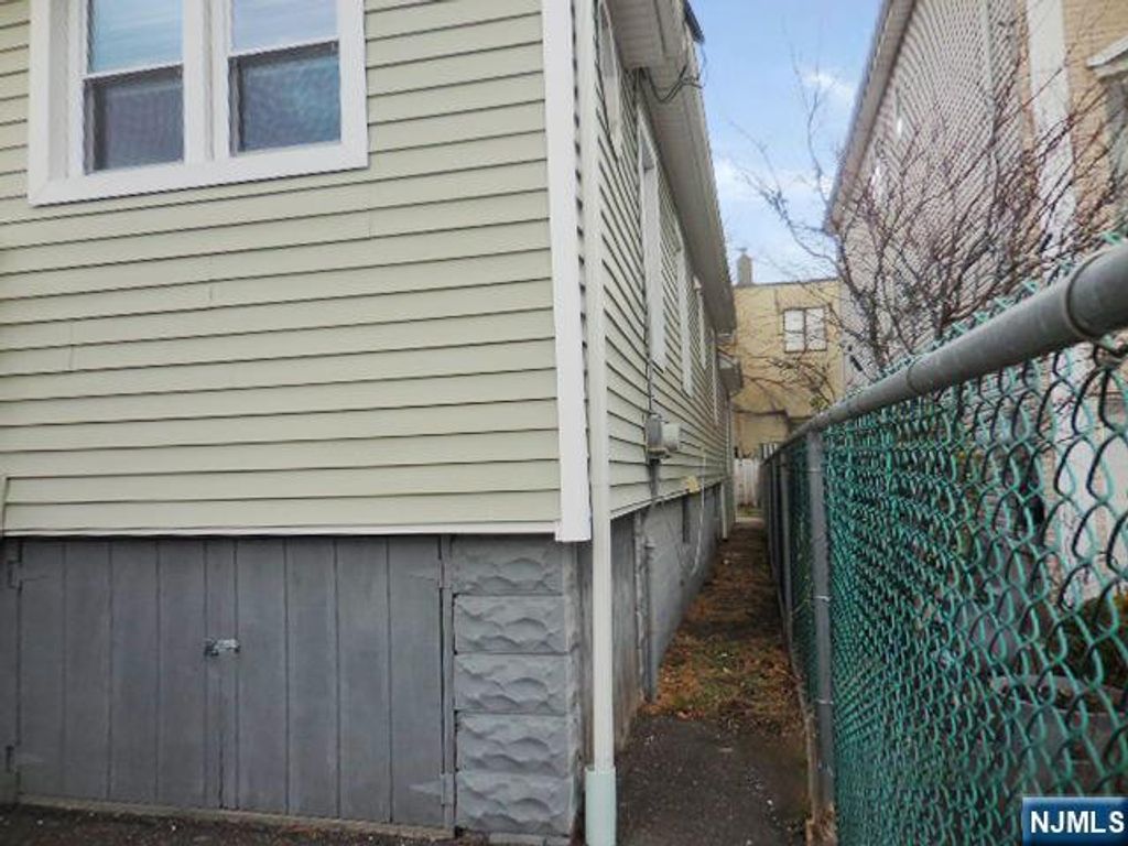 Photo of 222 Washington Avenue, Hackensack, NJ 07601 (MLS # 25014542)