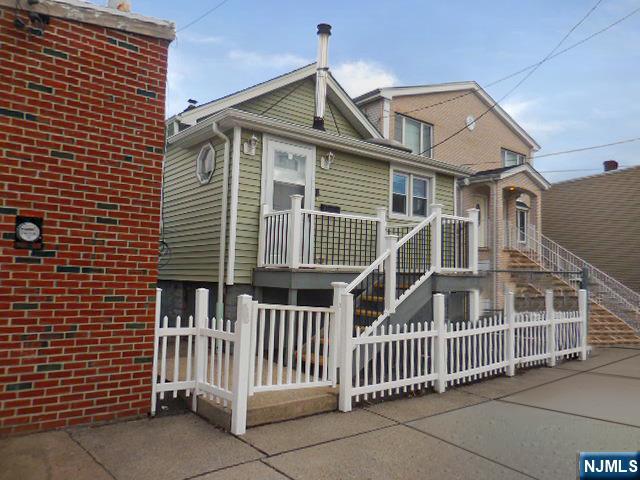 Photo 1 of 222 Washington Avenue, Hackensack, New Jersey, $484,900, Web #: 325014542