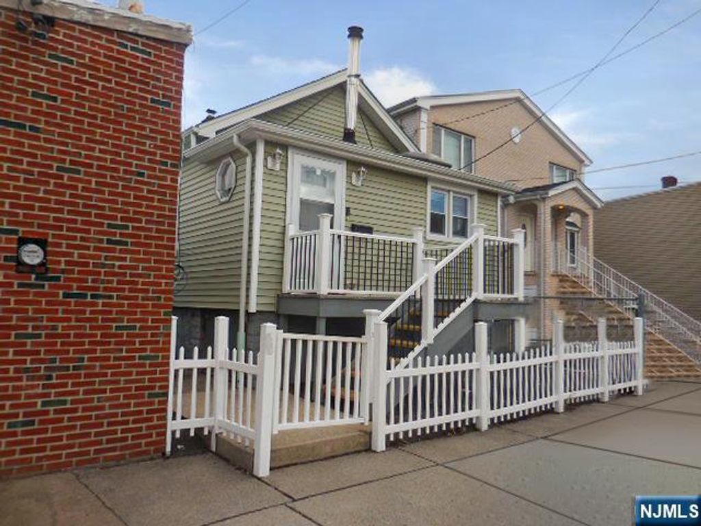 Photo of 222 Washington Avenue, Hackensack, NJ 07601 (MLS # 25014542)