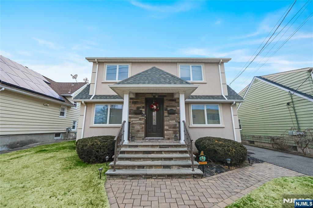 26 Speer Ave 1, Clifton, New Jersey - 2 Bedrooms  
1 Bathrooms  
6 Rooms - 
