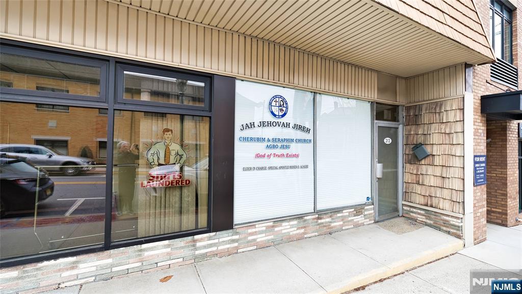 213-217 Stuyvesant Avenue