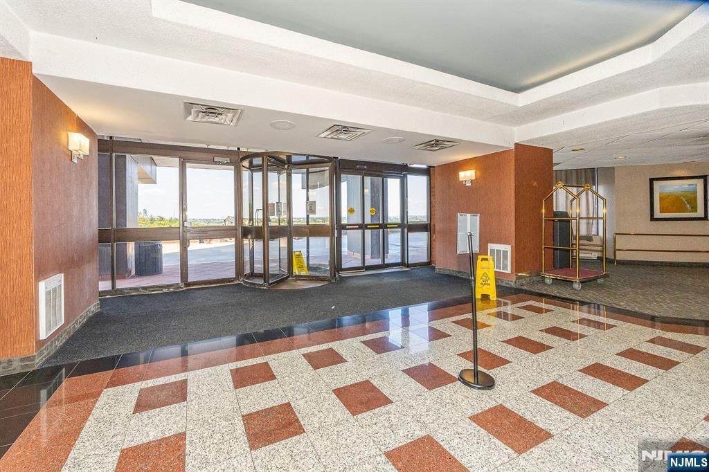 418 Harmon Cove Tower