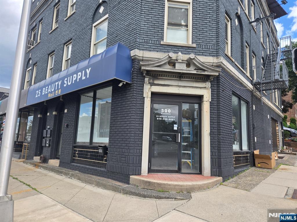 500 Broad Avenue 500