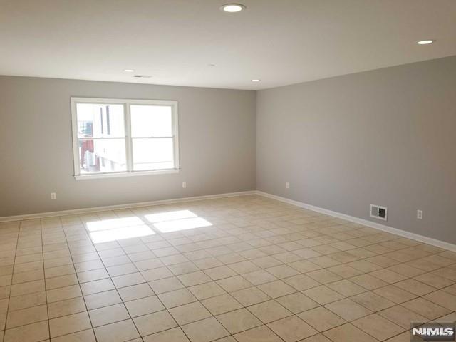 192 Corabelle Avenue Ground Floor