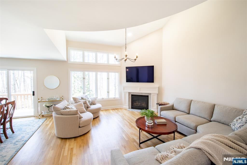 111 Lakeview Drive
