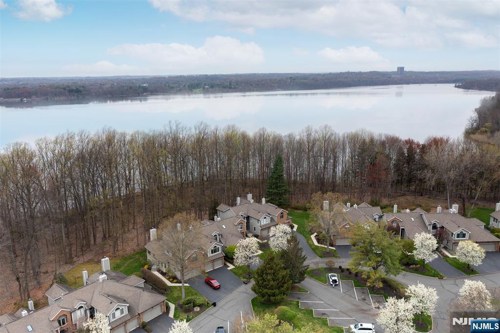 111 Lakeview Drive