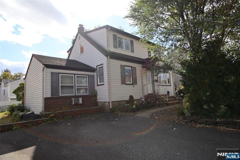 Photo of 2812 Sherman Place, Fair Lawn, NJ 07410 (MLS # 25038161)