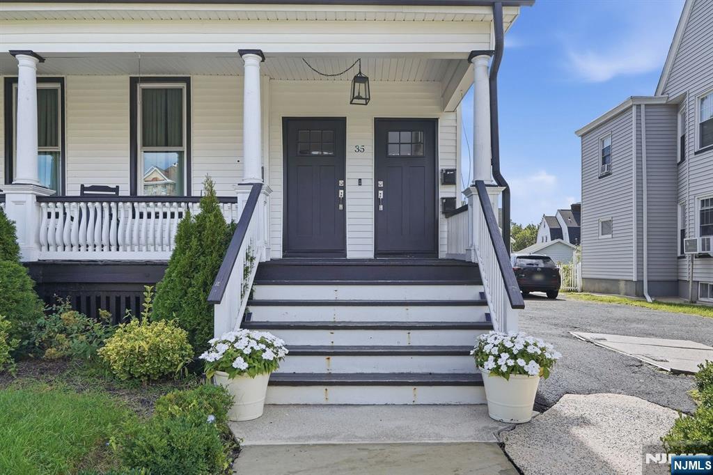 35 Rossmore Place 2
