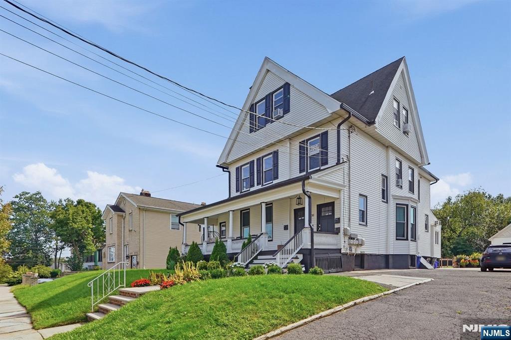 35 Rossmore Place 2
