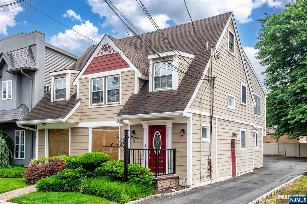 548 Franklin Avenue Suite 1