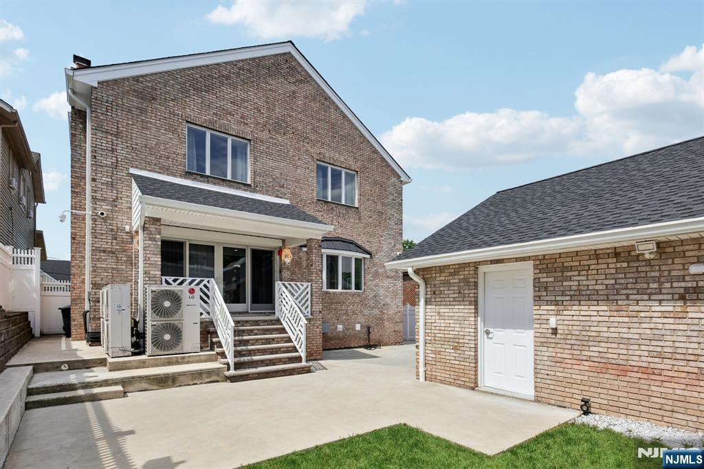 11 Linden Avenue