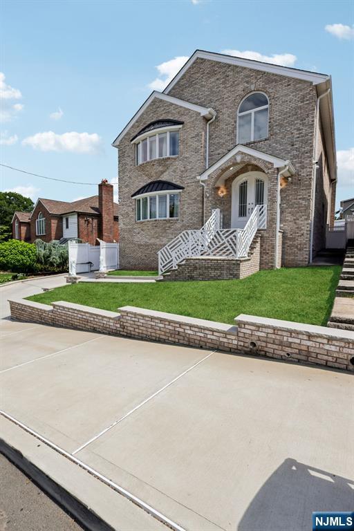 11 Linden Avenue