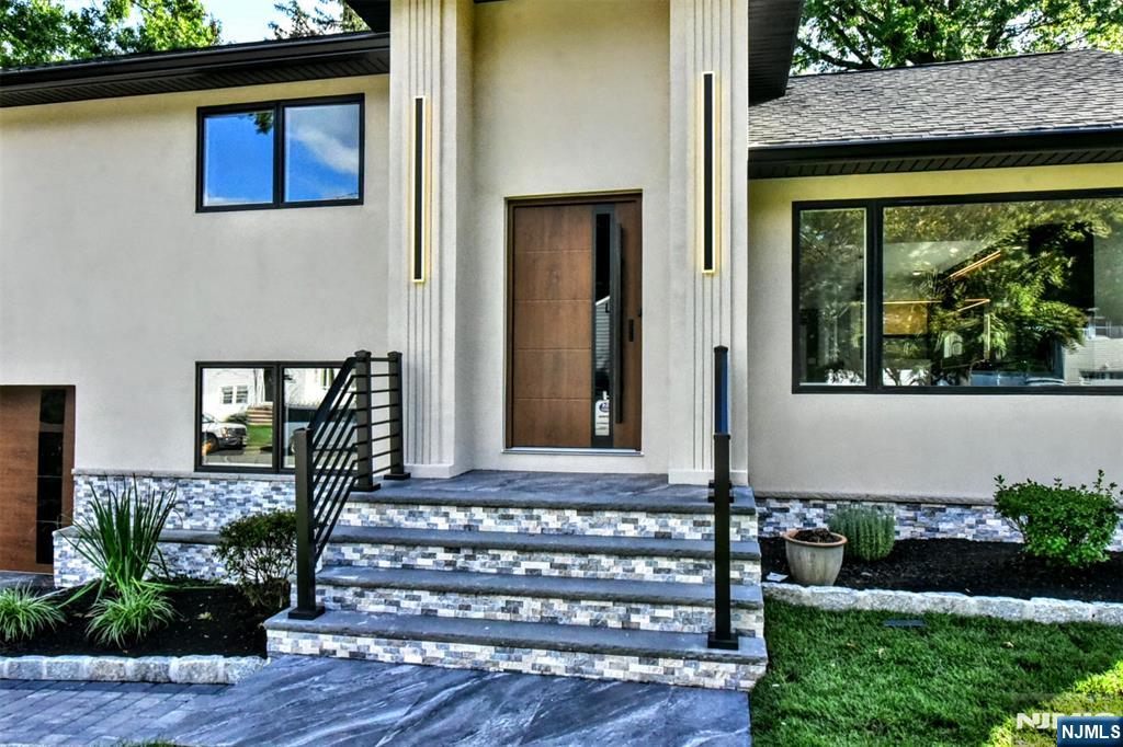 38-28 Brookside Avenue