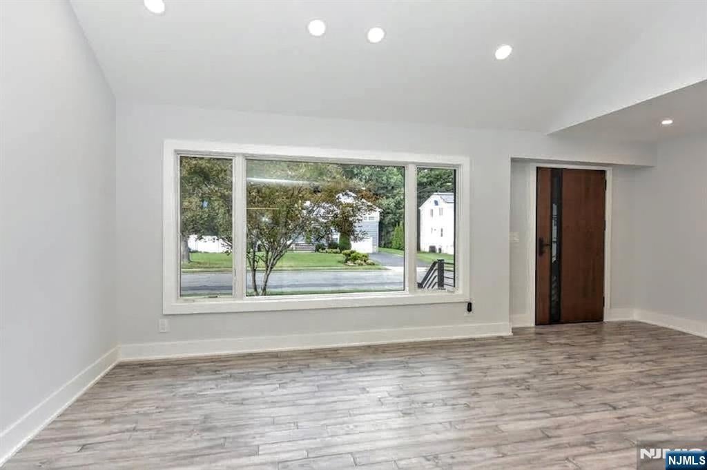 38-28 Brookside Avenue