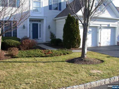 114 White Pine 114 Paramus NJ 07652