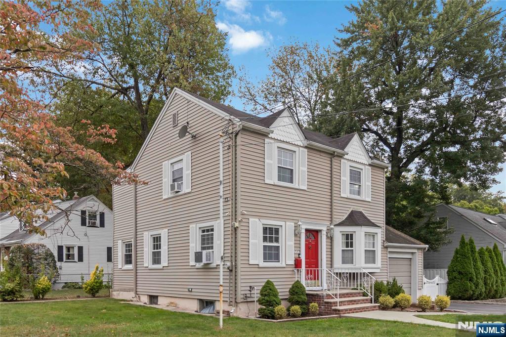 564 Bloomfield Avenue