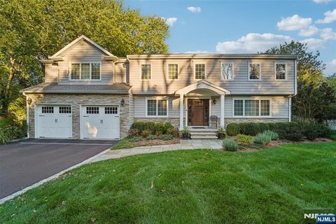 Photo of 46 Van Blarcom Lane, Wyckoff, NJ 07481 (MLS # 26010622)