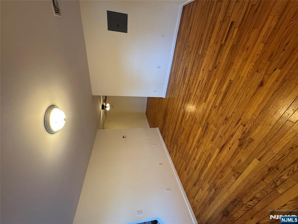 698 Undercliff Avenue