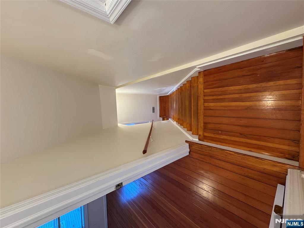 698 Undercliff Avenue