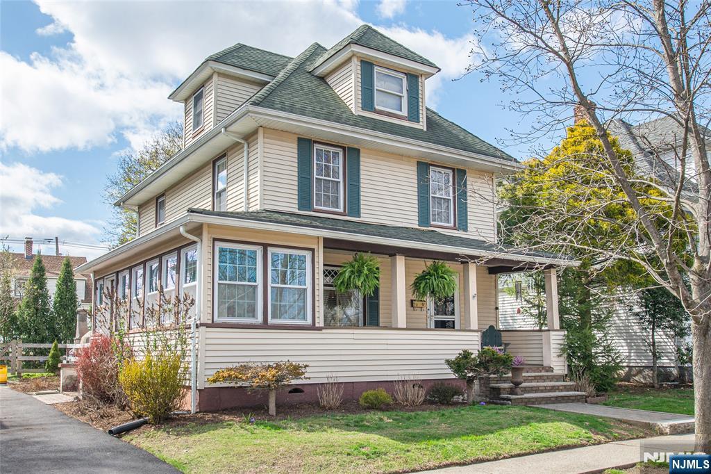 Property for Sale at 31 Maple Street, Ramsey, New Jersey - Bedrooms: 4 
Bathrooms: 1 
Rooms: 8  - $599,900