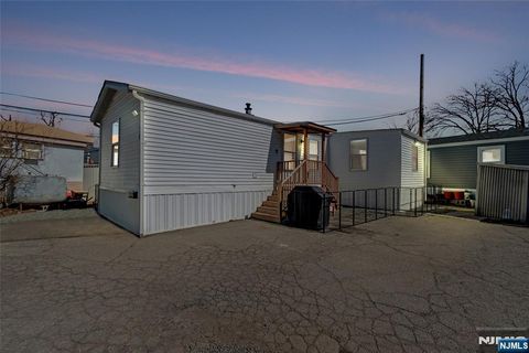 MLS: 25008124