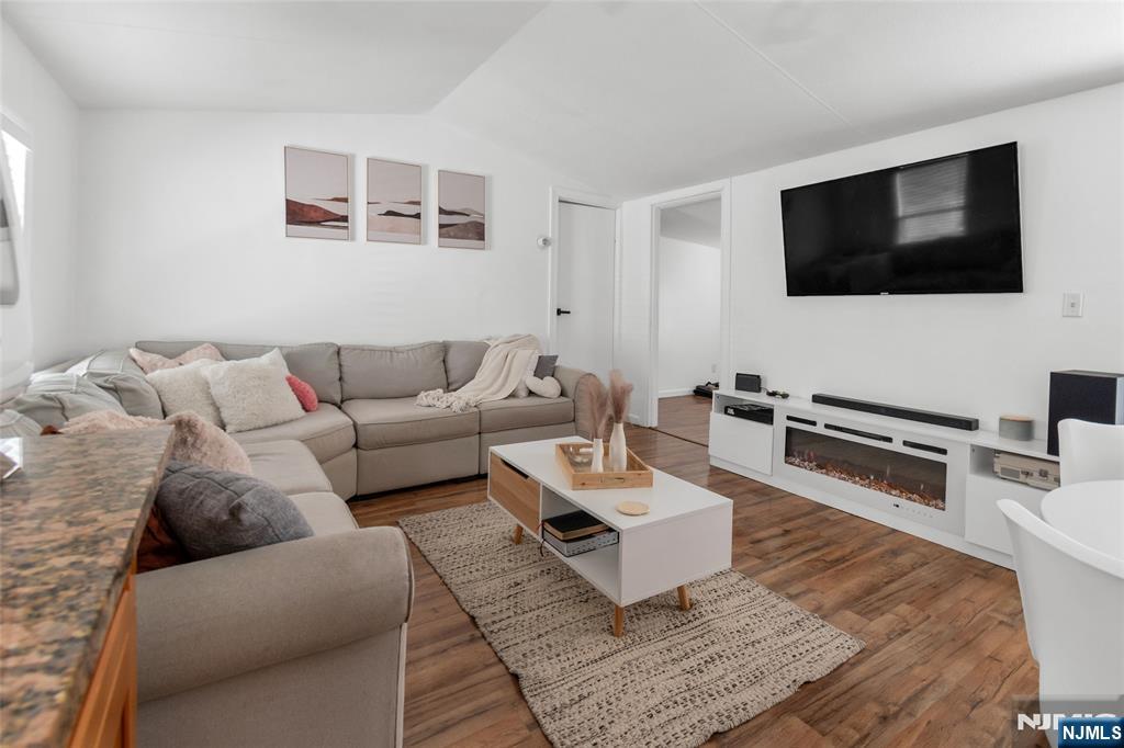 15A Avenue C