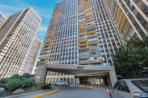 Photo of 200 Winston Dr #501, Cliffside Park, NJ 07010 (MLS # 26006916)