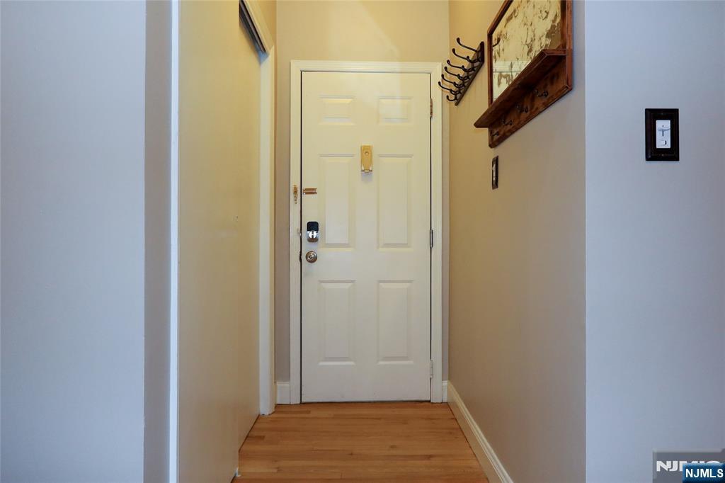 883 Boulevard East 1C