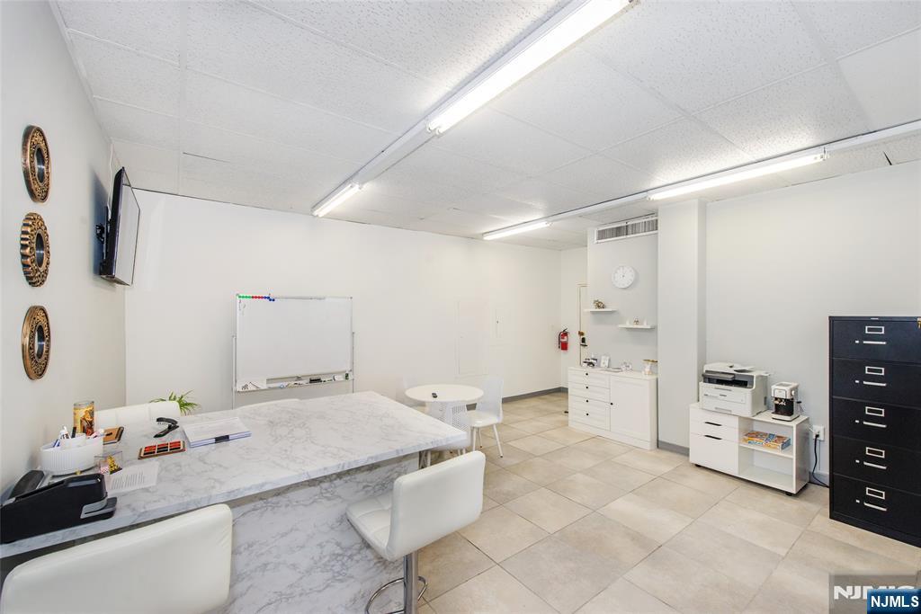 106 W Palisade Avenue 103