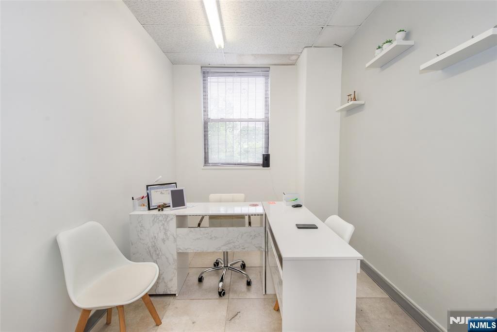 106 W Palisade Avenue 103