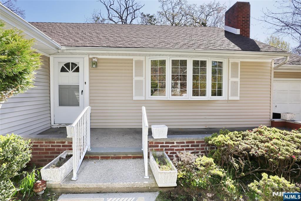 16 Valley View Drive