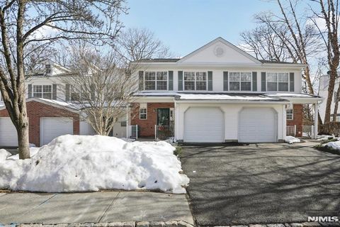 Photo of 9 Maple Lane, Mount Arlington Boro, NJ 07856 (MLS # 26005947)