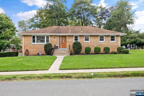 Photo of 811 Manhattan Avenue, Twp of Washington, NJ 07676 (MLS # 26036268)