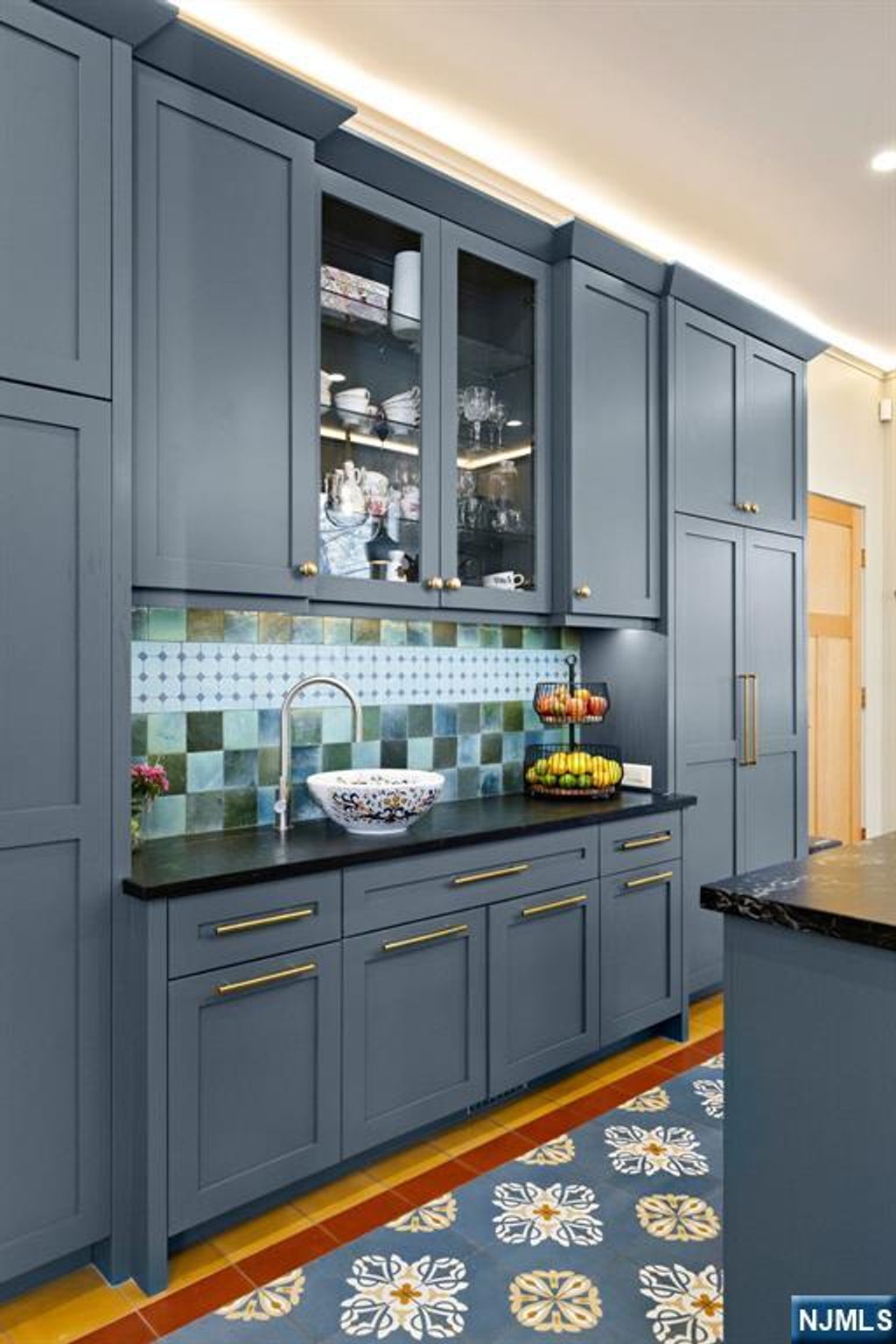 Photo of 2214 Palisade Avenue, Weehawken, NJ 07086 (MLS # 25043806)