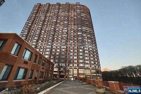 Photo of 100 Old Palisade #2011, Fort Lee, NJ 07024 (MLS # 26034709)