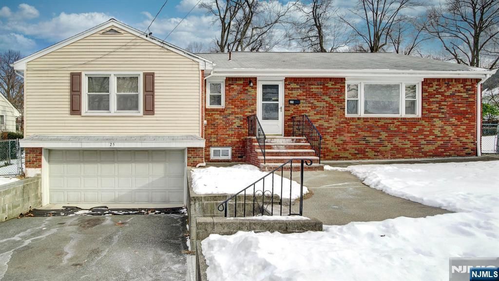 Photo of 25 Woodland Avenue, West Orange, NJ 07052 (MLS # 26002776)