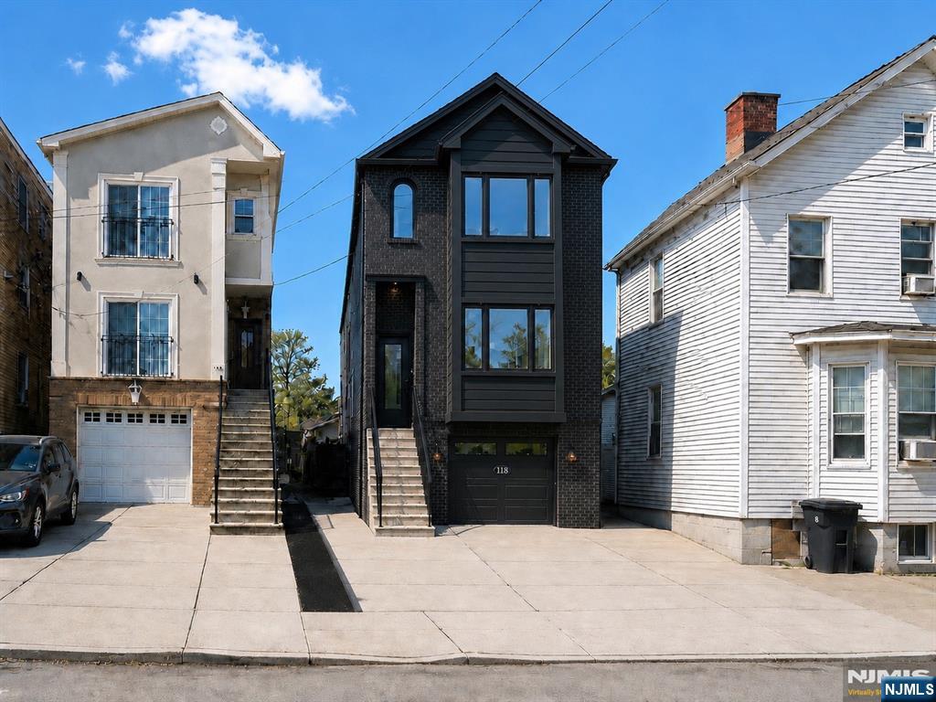 313 Warren Street