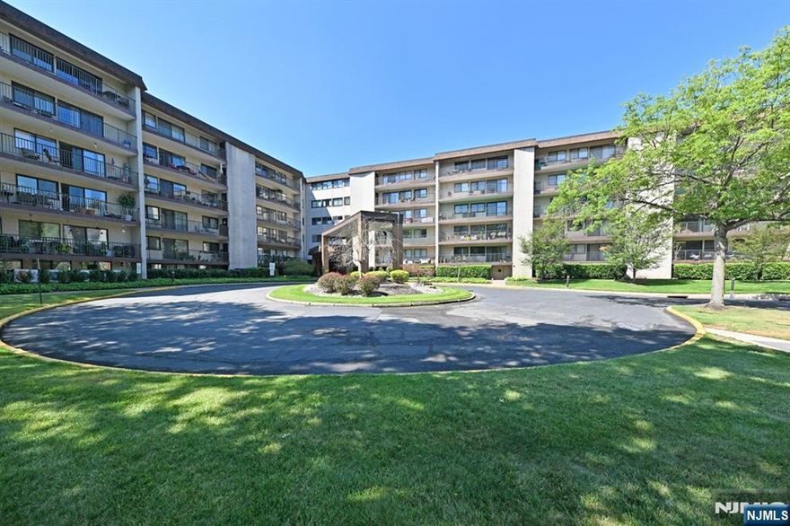 Come, unpack and move right in! Incredible opportunity in Holiday Farms where you can enjoy pool, tennis, fitness room, rec/game room and beautiful grounds. Great opportunity to reside in this wonderful community where all utilities and common areas are included in the HOA. You will love this 4th floor unit offering an amazing location with gleaming floors, large bedroom with walk-in closet, spacious kitchen, large dining area, living room, great closet space and an immense terrace with beautiful views. There is one assigned outdoor parking space, plenty of parking for guests and a secured entry way into building. Every floor offers a laundry room, storage room, elevator and stairway access. You will not only enjoy the wonderful attributes at the Holiday Farms but also the wonderful town of River Vale with restaurants, shops, parks and schools. Come and enjoy this wonderful lifestyle!