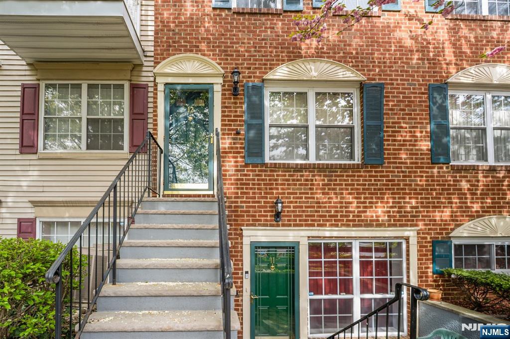 Property for Sale at 12 Rider Court, Newark, New Jersey - Bedrooms: 3 
Bathrooms: 3 
Rooms: 6  - $375,000
