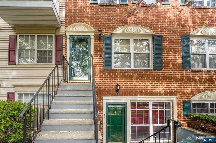 Modern 3-bedroom, 2.5-bath end-unit in Society Hill at University Heights, Newark. Bright and spacious with hardwood floors, open layout, and city skyline views. Updated kitchen with stainless steel appliances. Private balcony perfect for relaxing. Primary suite features en-suite bath and double closets. Additional highlights include recessed lighting, central air, and in-unit laundry. Community amenities include pool, tennis courts, clubhouse, and 24-hour security. Close to NJ Transit Light Rail, Newark Penn Station, and major highways. Minutes from Rutgers, NJIT, University Hospital, Essex County College, NJPAC, Prudential Center, shopping, and restaurants. City living with convenience and comfortâ€”donâ€™t miss out!