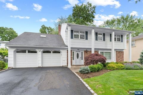 4 Kimberly Way River Edge NJ 07661