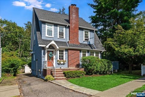 Photo of 86 Sunset Avenue, Verona, NJ 07044 (MLS # 26005851)