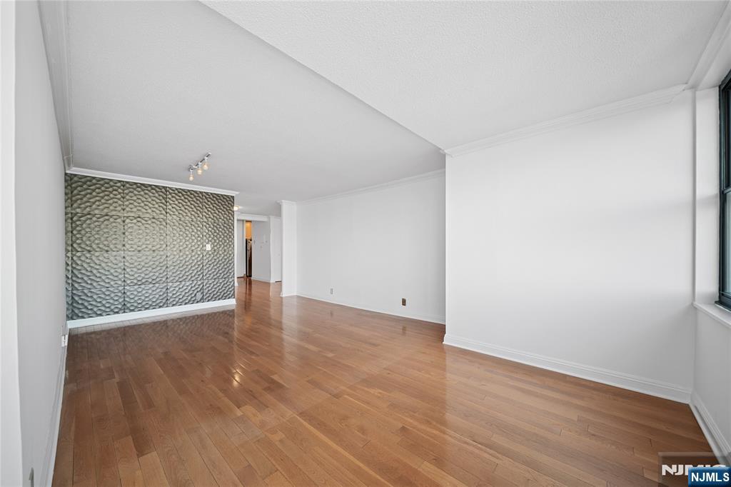 7002 Kennedy Boulevard 20E