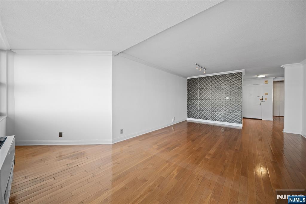 7002 Kennedy Boulevard 20E